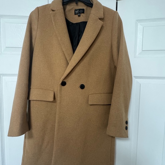 Zara Camel Coat with Black Lining - Picture 2 of 9